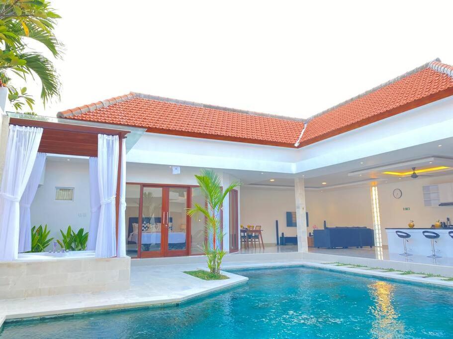 Villa Akmali Umalas 2Br With Private Pool & Jacuzzi Canggu Dış mekan fotoğraf