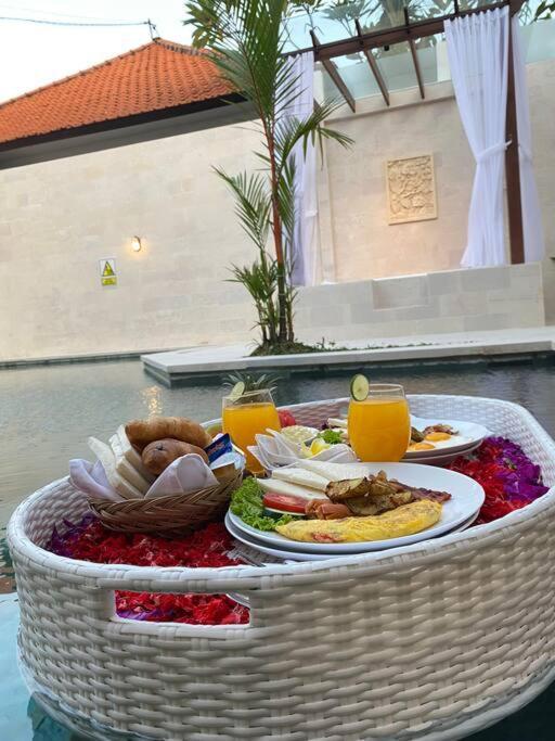 Villa Akmali Umalas 2Br With Private Pool & Jacuzzi Canggu Dış mekan fotoğraf